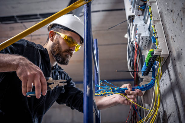 Best Affordable Emergency Electrician  in Oakbrook, KY